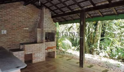 Casa na Fazendinha -  Granja Viana com 3 dormitórios à venda