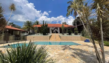 Casa à venda no Condomínio Recanto Florido em Vinhedo - SP