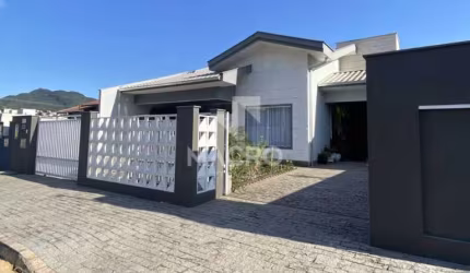 Casa | Três Rios do Norte | 3 suítes | 197m²