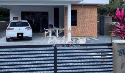 Casa á venda no bairro MORRINHOS - Bombinhas/sc