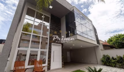 Casa Luxo á Venda em Bombas - Bombinhas/SC