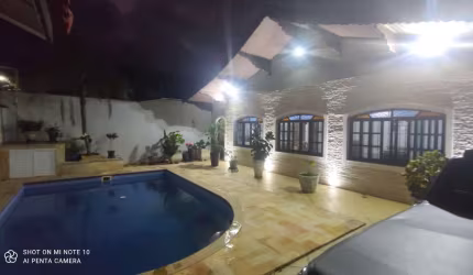 Casa com 4 dorms, Flórida, Praia Grande - R$ 1.25 mi, Cod: 719422