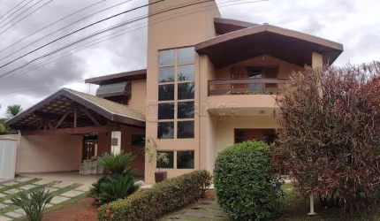 CASA CONDOMÍNIO 5 DORMITÓRIOS SENDO 1 SUÍTE MASTER E 1 SUÍTE SIMPLES