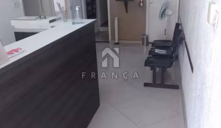 CASA COMERCIAL 04 DORMITORIOS -