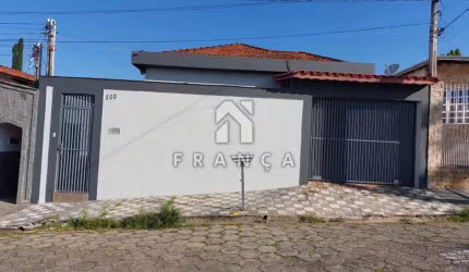 Casa com 3 Dormitórios 1 Suíte - próximo ao centro !!!