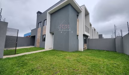 Sobrado 3 dormitórios | Suite | 3 vagas | Com terreno em Pinhais