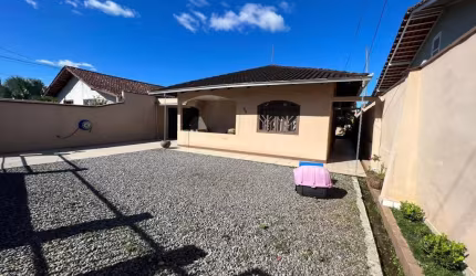 Belíssima casa com edícula para venda no bairro Fátima!