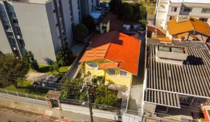 Terreno à venda na Rua Doutor Abel Capela, 746, Coqueiros, Florianópolis por R$ 1.500.000