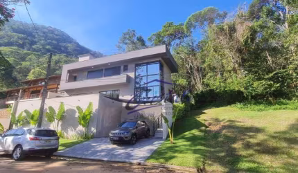 Casa com 4 dormitórios à venda, 230 m² por R$ 2.600.000,00 - Lagoinha - Ubatuba/SP