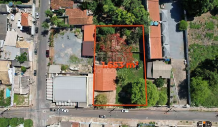 Terreno com mais de 1.600 m² a poucos metros da Av. Fernando Correa