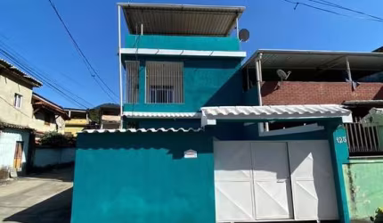 Excelente casa em Xerém 2 quartos e garagem.