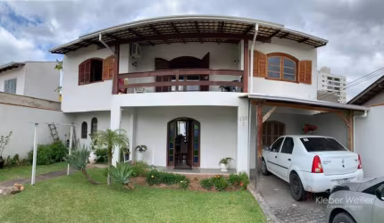 Casa com 4 dormitórios à venda, 187 m² por R$ 1.100.000,00 - São Judas - Itajaí/SC