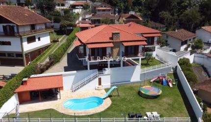 Casa à venda, 5 quartos, 2 suítes, 4 vagas, Golfe - Teresópolis/RJ