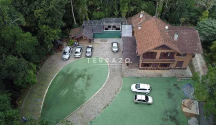 Casa à venda, 9 quartos, 30 vagas, Alto - Teresópolis/RJ