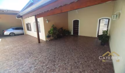 Casa com 3 dormitórios à venda, 250 m² por R$ 830.000,00 - Jardim Trevo - Jundiaí/SP