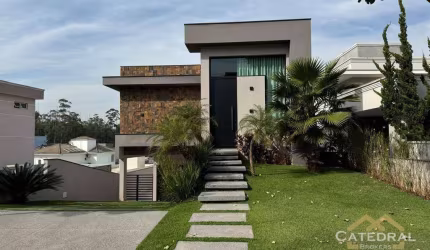 Casa mobiliada em condomínio em Itupeva de 217m2