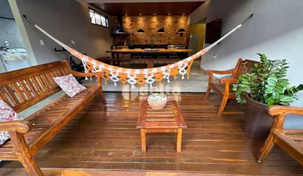 Casa residencial disponível para locação e venda no bairro Granada em Uberlândia-MG