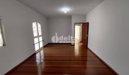 Casa residencial disponível para venda e locação no bairro Fundinho em Uberlândia-MG