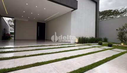 Casa residencial disponível para venda no bairro Jardim Inconfidência em Uberlândia-MG