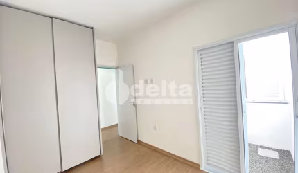 Casa residencial disponível para venda no bairro Novo Mundo em Uberlândia-MG