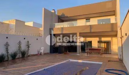 Casa Residencial disponível para venda no bairro Shopping Park em Uberlândia-MG