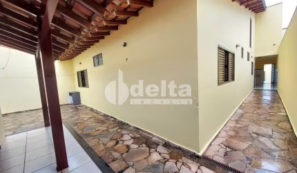 Casa residencial disponível para venda no bairro Vigilato Pereira em Uberlândia-MG