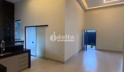 Casa residencial disponível para venda no bairro Novo Mundo em Uberlândia-MG