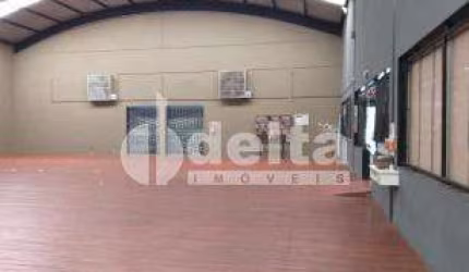 Galpão disponível para venda no bairro Chácaras Tubalina e Quartel em Uberlândia-MG