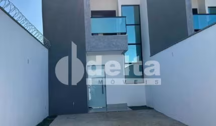 Casa residencial disponível para venda no bairro Novo Mundo em Uberlândia-MG