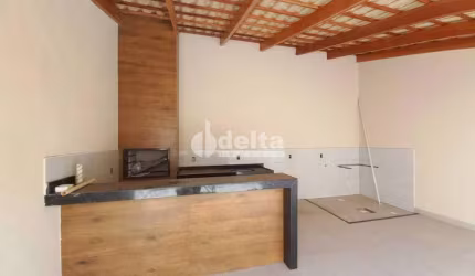 Casa residencial disponível para venda no bairro Santa Rosa em Uberlândia-MG