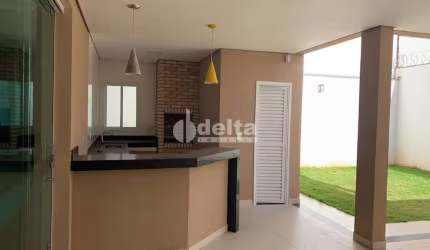 Casa residencial disponível para venda no bairro Bosque dos Buritis em Uberlândia-MG