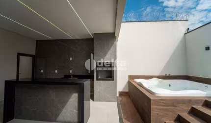 Casa residencial disponível para venda no bairro Aclimação em Uberlândia-MG