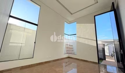 Casa residencial disponível para venda e locação no bairro Jardim Karaíba em Uberlândia-MG
