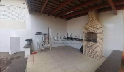 Casa disponível para venda no bairro Daniel Fonseca em Uberlândia-MG