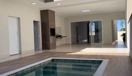 Casa residencial disponível para venda no bairro Cidade Jardim em Uberlândia-MG