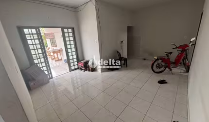 Casa disponível para venda no bairro Granada em Uberlândia-MG
