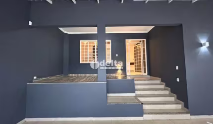 Casa disponível para Locação e Venda no bairro Vigilato Pereira em Uberlândia-MG