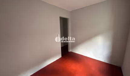 Casa residencial disponível para Locação no bairro Mansour em Uberlândia-MG.