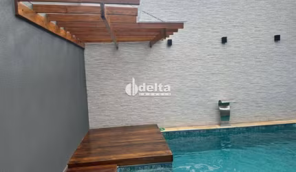 Casa disponível para locação no bairro Jardim Botânico em Uberlândia-MG.