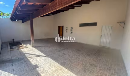 Casa residencial disponível para locação no bairro Cidade Jardim em Uberlândia-MG