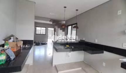 Casa residencial disponível para locação no bairro Bosque dos Buritis em Uberlândia-MG