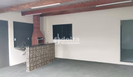 Casa disponível para locação no bairro Brasil em Uberlândia-MG