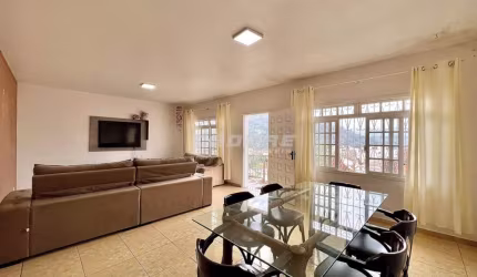 Excelente casa residencial localizado no bairro Ponta Aguda l CADORE