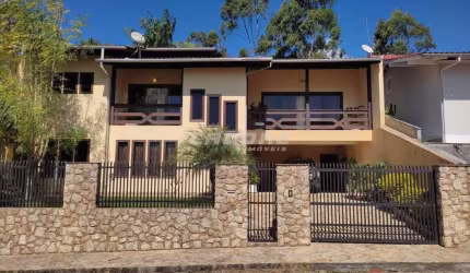 Casa à venda, 3 quartos, 1 suíte, 2 vagas, Garcia - Blumenau/SC