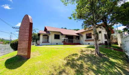 Casas Comerciais para locação com aproximadamente 500m² no Bairro Garcia | Cadore Imóveis