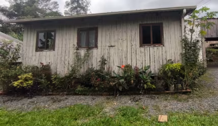 Casa com 3 quartos para alugar na Rua Getúlio Vargas, Estrada das Areias, Indaial, 200 m2 por R$ 1.500