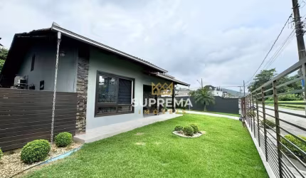 Casa plana no Saguaçu
