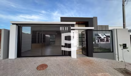 Casa com 3 dormitórios à venda, 135 m² por R$ 720.000,00 - Residencial Interlagos - Apucarana/PR