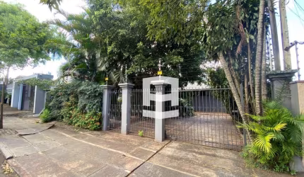 Casa com 4 dormitórios à venda, 500 m² por R$ 790.000,00 - Centro - Apucarana/PR