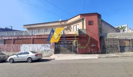 Sobrado à Venda com 160m², 3 suítes e 2 vagas!!!
